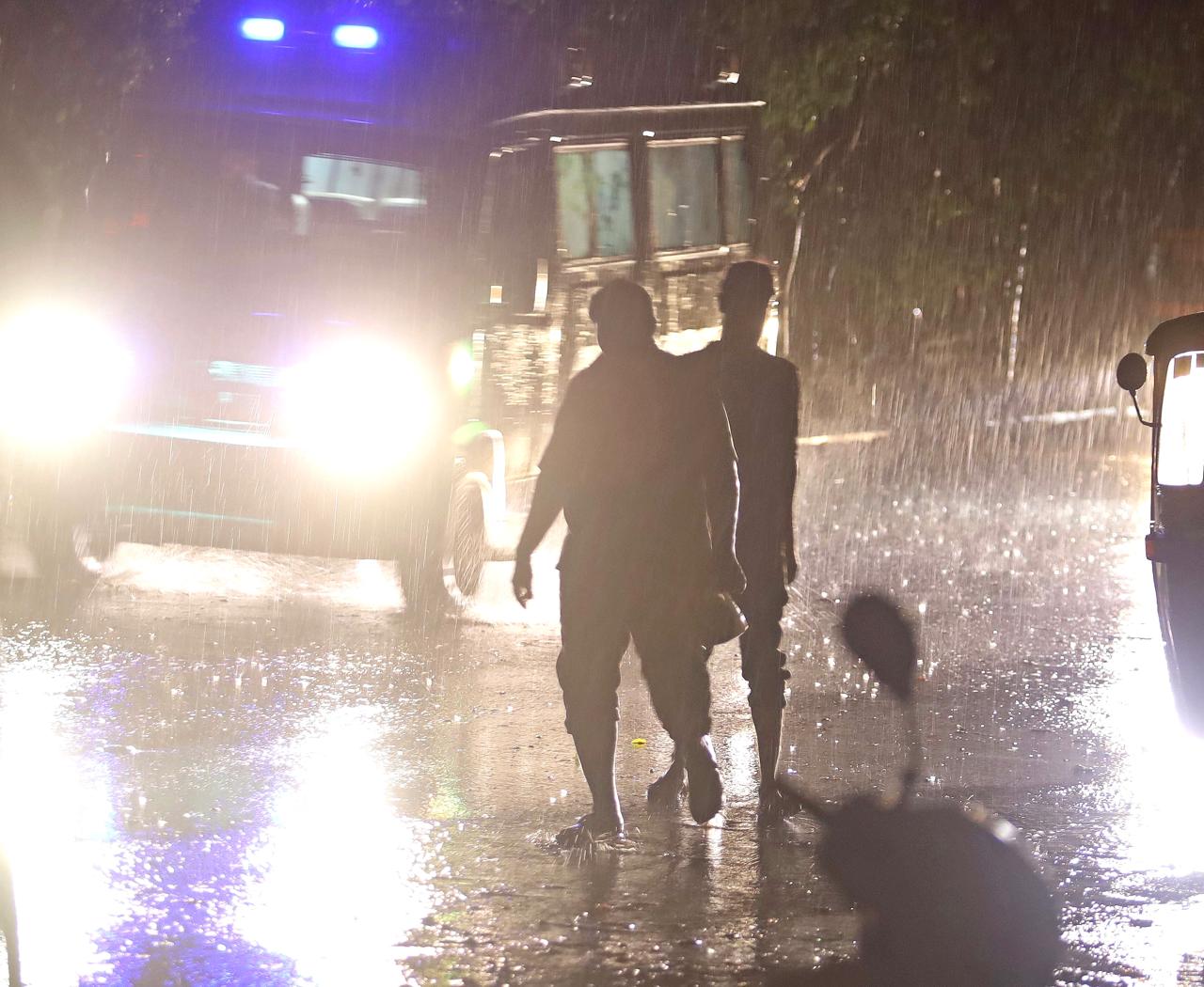 https://salarnews.in/public/uploads/images/newsimages/maannewsimage03052024_092608_rain_bengaluru (11).jpeg